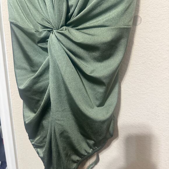 Cacique Swim Womens Swimsuit 26 Green 1 Piece Bathing Suit No-Wire Lightly Lined - Picture 3 of 8